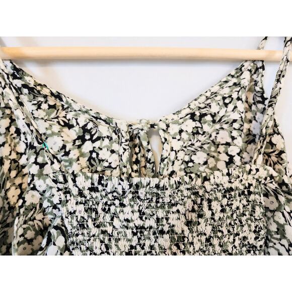 PATRONS OF PEACE Green Black and White Floral Spaghetti Strap Crop Top - Large - Picture 6 of 6
